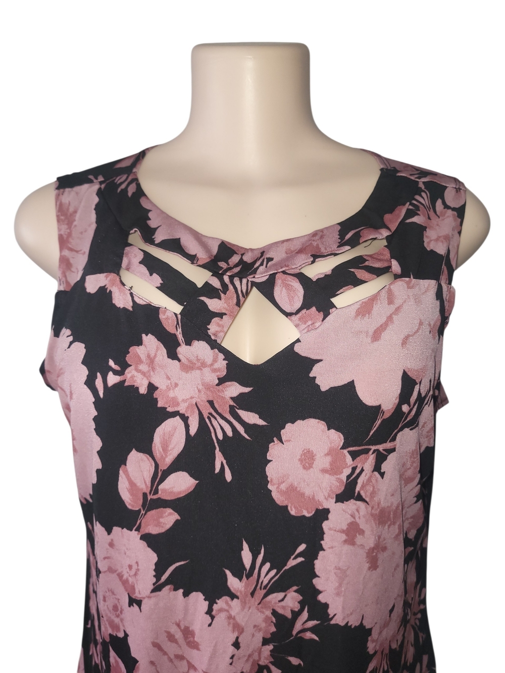 Black & Dusty Pink Floral Cutout Sleeveless Top
